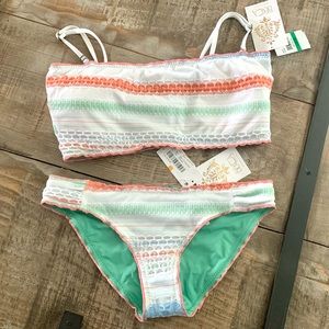 BECCA Casablanca top size D bottom size small